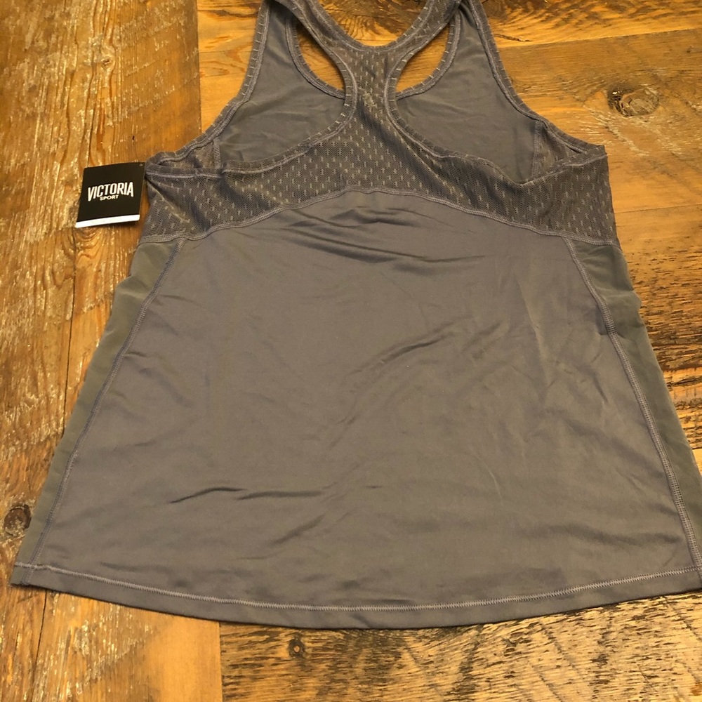 NWT Victoria’s Secret Sport top M❤️
